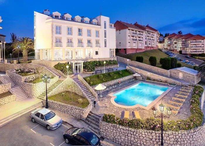 Hotel Suances Otel 3*